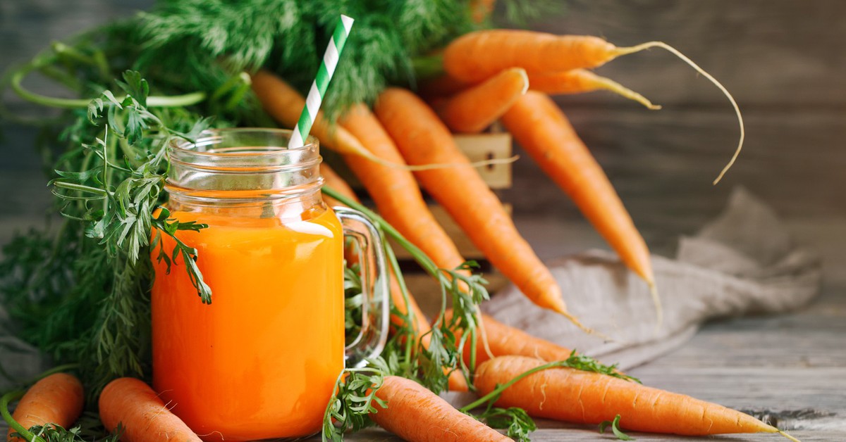 Công dụng và những lưu ý khi uống nước ép cà rốt
