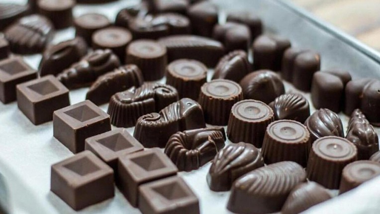Hướng dẫn cách làm socola đen từ bột cacao nguyên chất